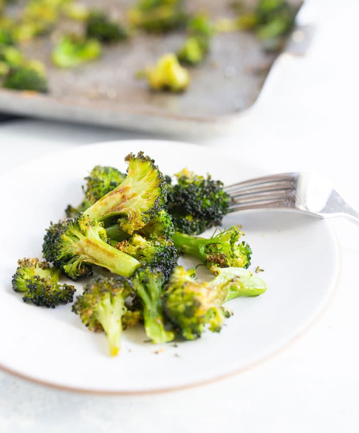 Perfect Roasted Broccoli Recipe (4 Ingredients)