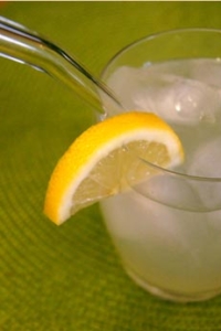 Sugar-free lemonade with ice in glass