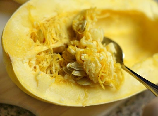 removing seeds from raw spaghetti squash 