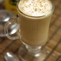 Sugar-free gingerbread latte in tall glass mug