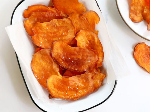https://detoxinista.com/wp-content/uploads/2012/03/baked-sweet-potato-chips-in-basket-500x375.jpg