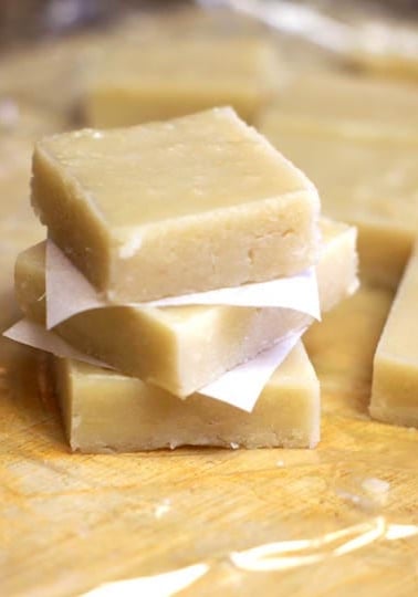 Raw macadamia nut fudge squares