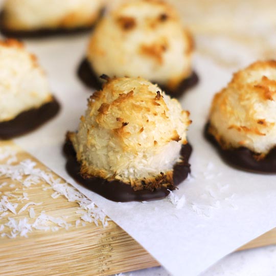 blonde macaroons with chocolate on the bottom
