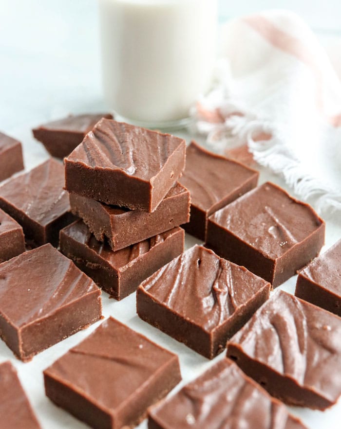 vegan fudge cut into squares