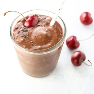 vegan cherry chocolate smoothie