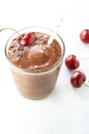 vegan cherry chocolate smoothie