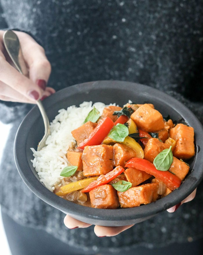 Vegan Coconut Curry (an Easy Weeknight Dinner!) - Detoxinista