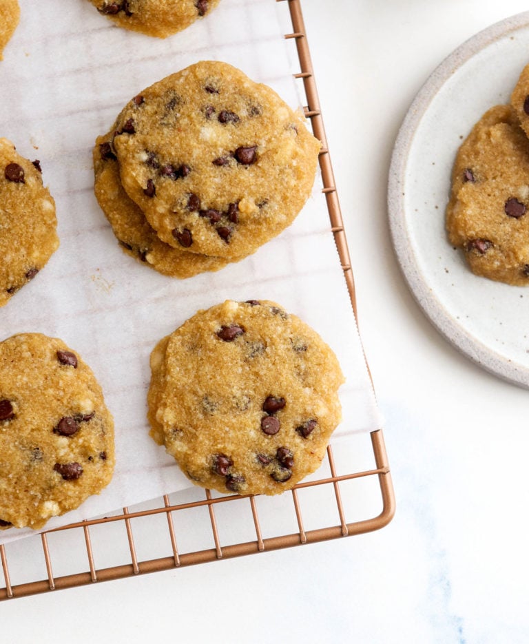 Best Coconut Flour Chocolate Chip Cookies | Detoxinista