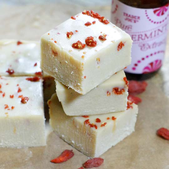 This WHITE CHOCOLATE PEPPERMINT FUDGE is an easy holiday treat that tastes like candy canes! This recipe is also paleo and vegan friendly.