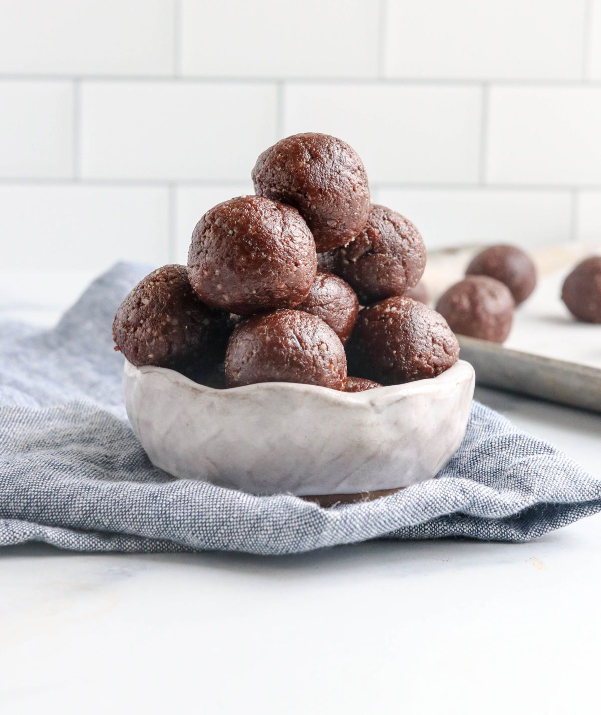 No Bake Healthy Protein Balls - The Clean Eating Couple