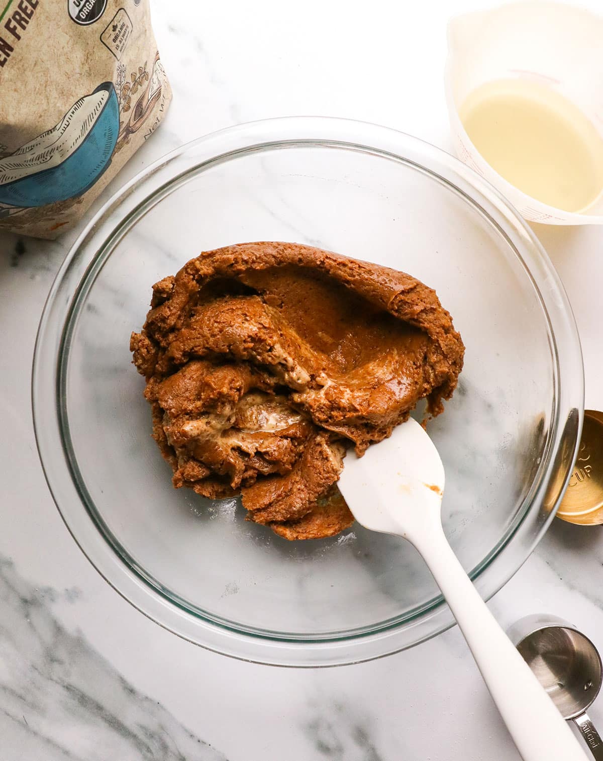 apple cider vinegar added to cookie dough so it's looking lighter when the vinegar is.