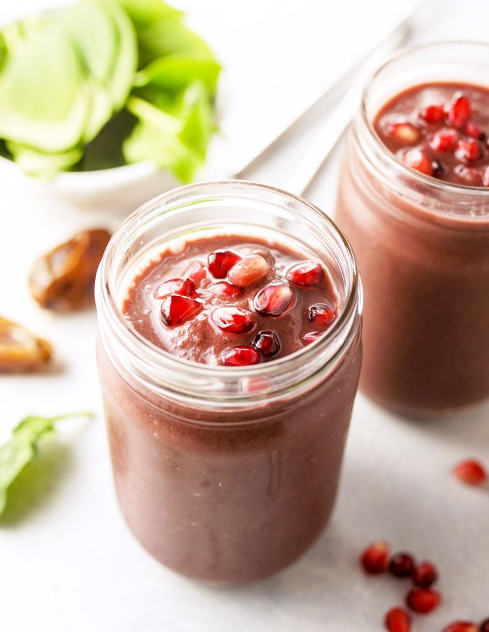 acai smoothie in a mason jar