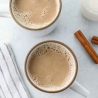 easy chai latte in two mugs