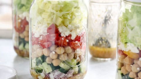 https://detoxinista.com/wp-content/uploads/2018/06/mediterranean-mason-jar-salad-480x270.jpg