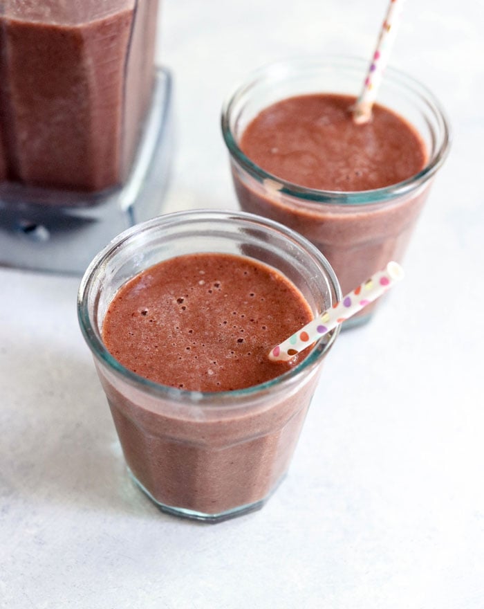smoothie recipe for kids in 2 glasses