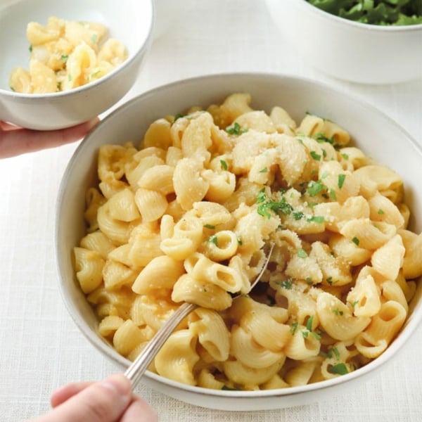 Hidden Cauliflower Mac n' Cheese - Detoxinista