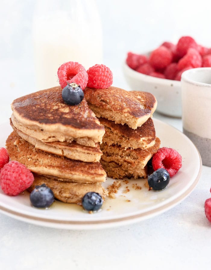 Vegan Oat Flour Pancakes (With Aquafaba!) - Detoxinista