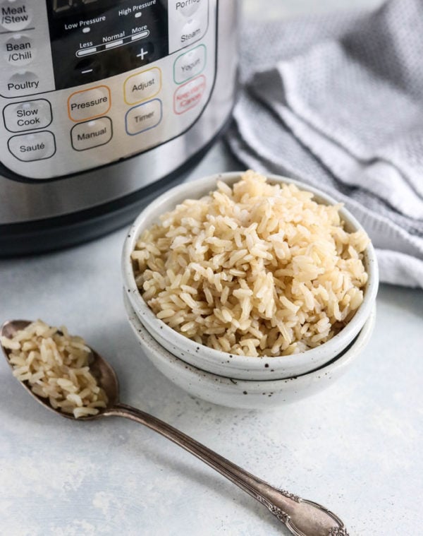 instant pot brown rice in a bowl