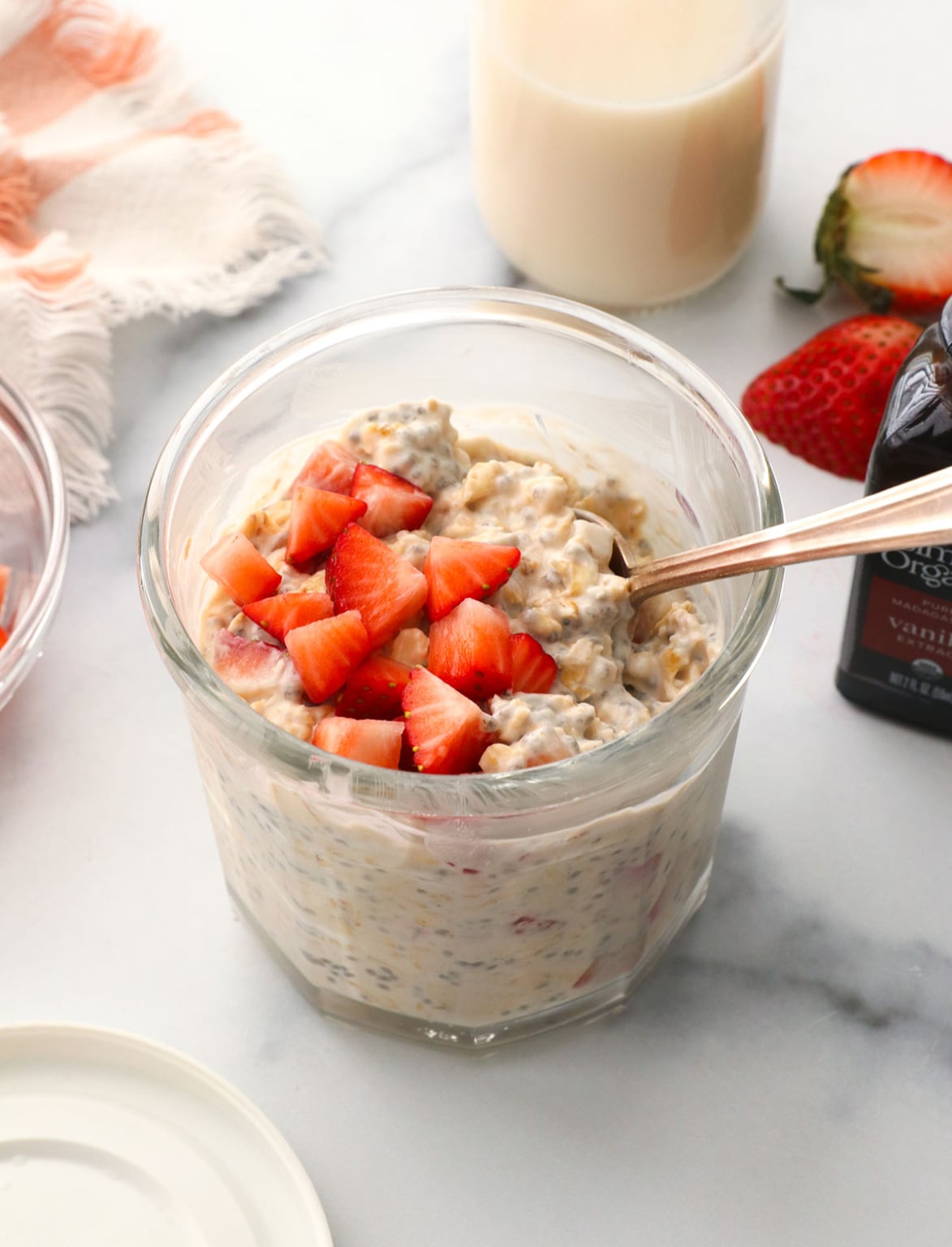 Gallery Detail: Strawberry Overnight Oats Recipe