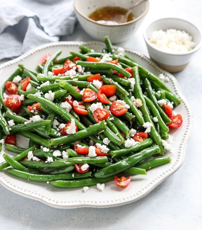 green bean salad with tomatoes and feta