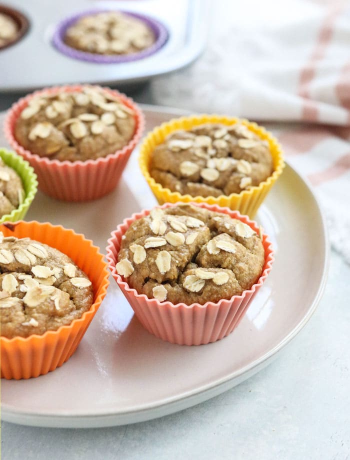 Banana Oatmeal Muffins (Easy Blender Recipe!) - Detoxinista