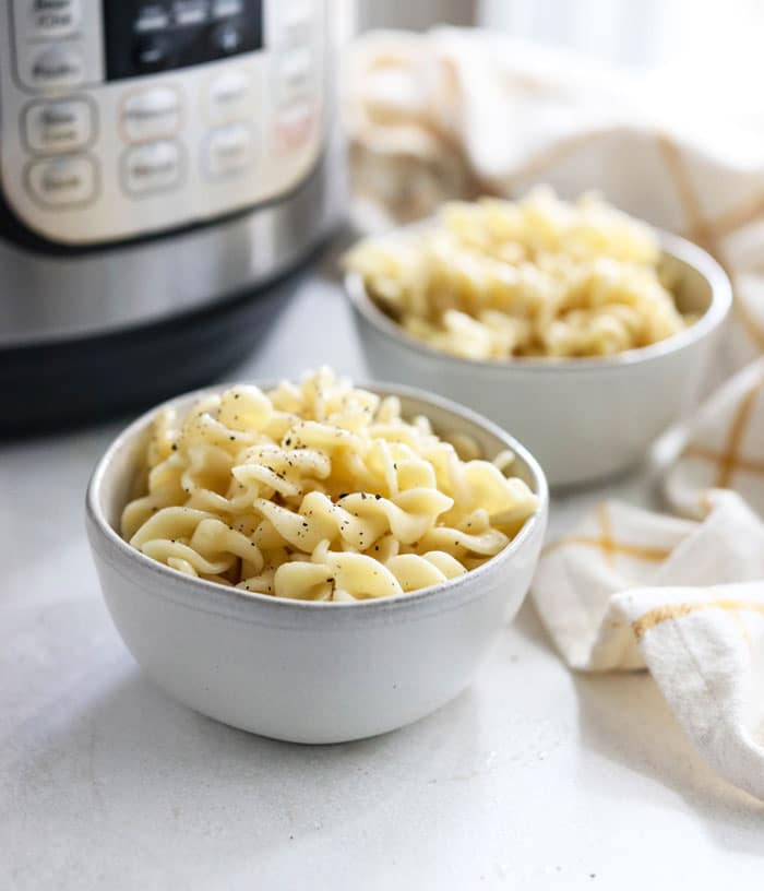 instant pot pasta in 2 bowls