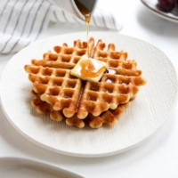 almond flour waffles with syrup