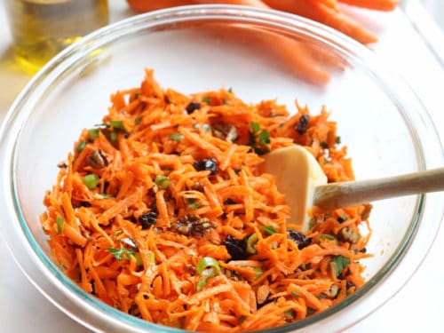 https://detoxinista.com/wp-content/uploads/2020/03/sweet-carrot-salad-500x375.jpg