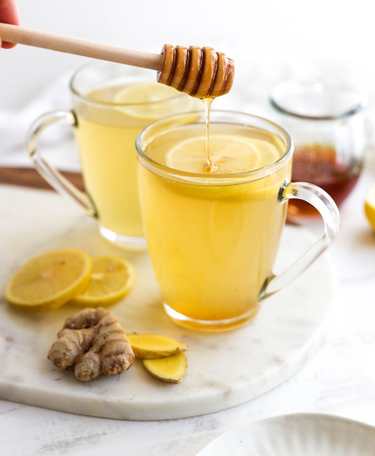 fresh-ginger-tea-detoxinista