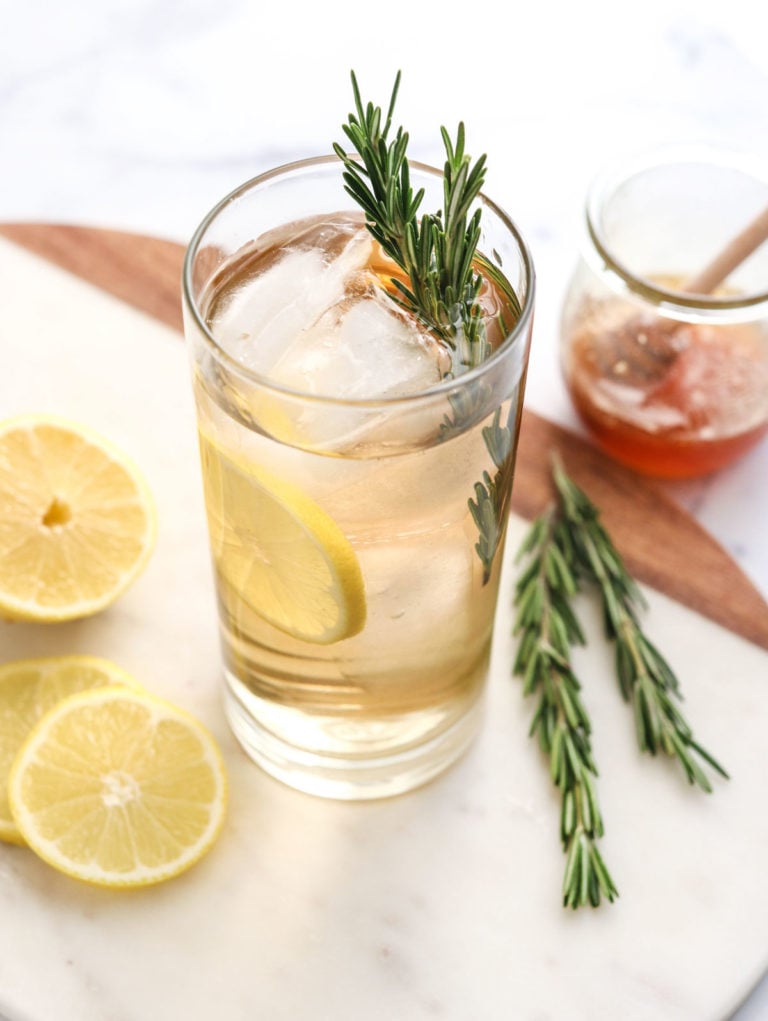 Easy Rosemary Tea - Detoxinista