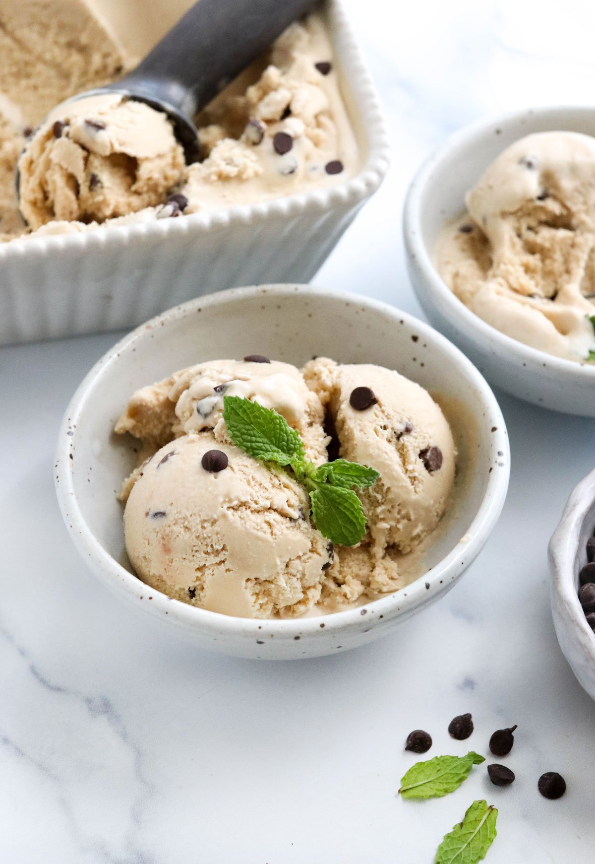 vegan mint ice cream in two bowls
