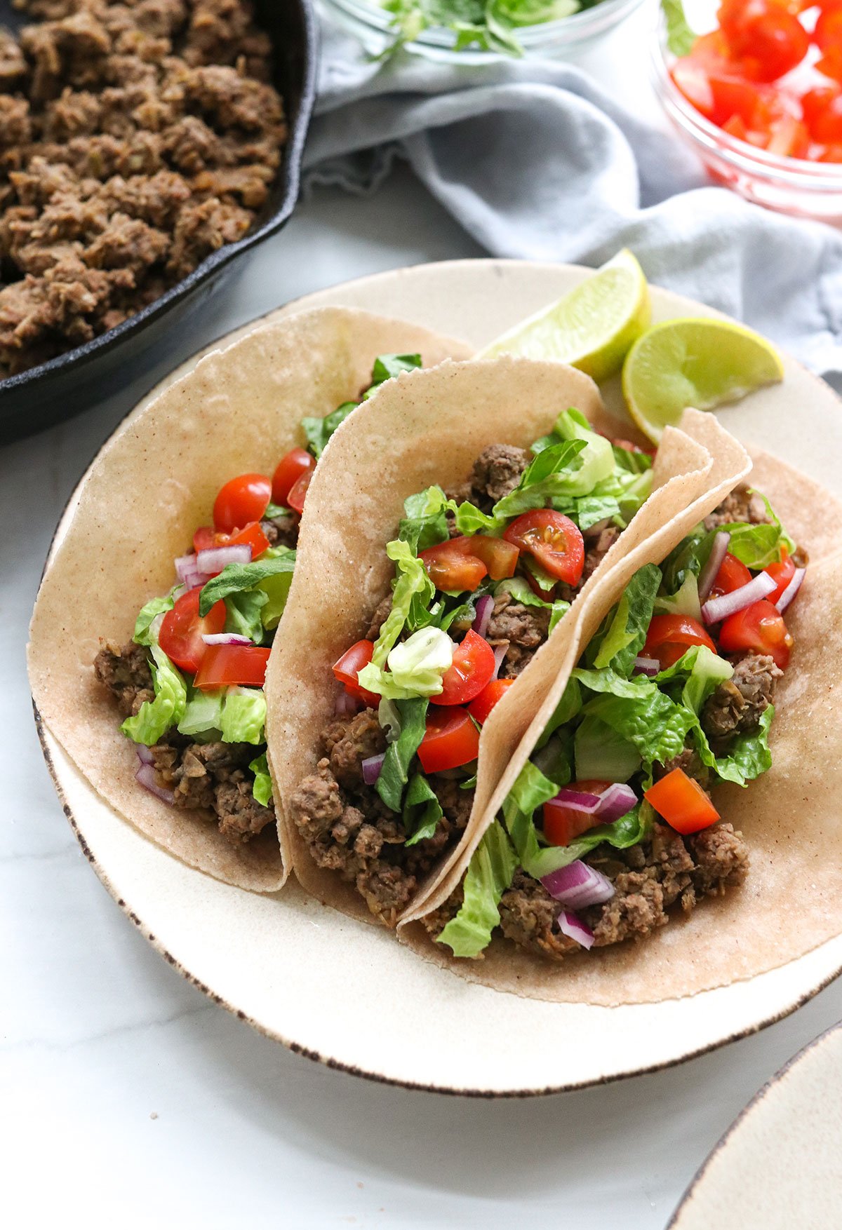 3 healthy tacos on a serving plate.