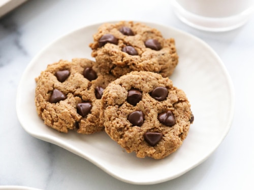 https://detoxinista.com/wp-content/uploads/2023/05/protein-cookies-on-plate-500x375.jpg