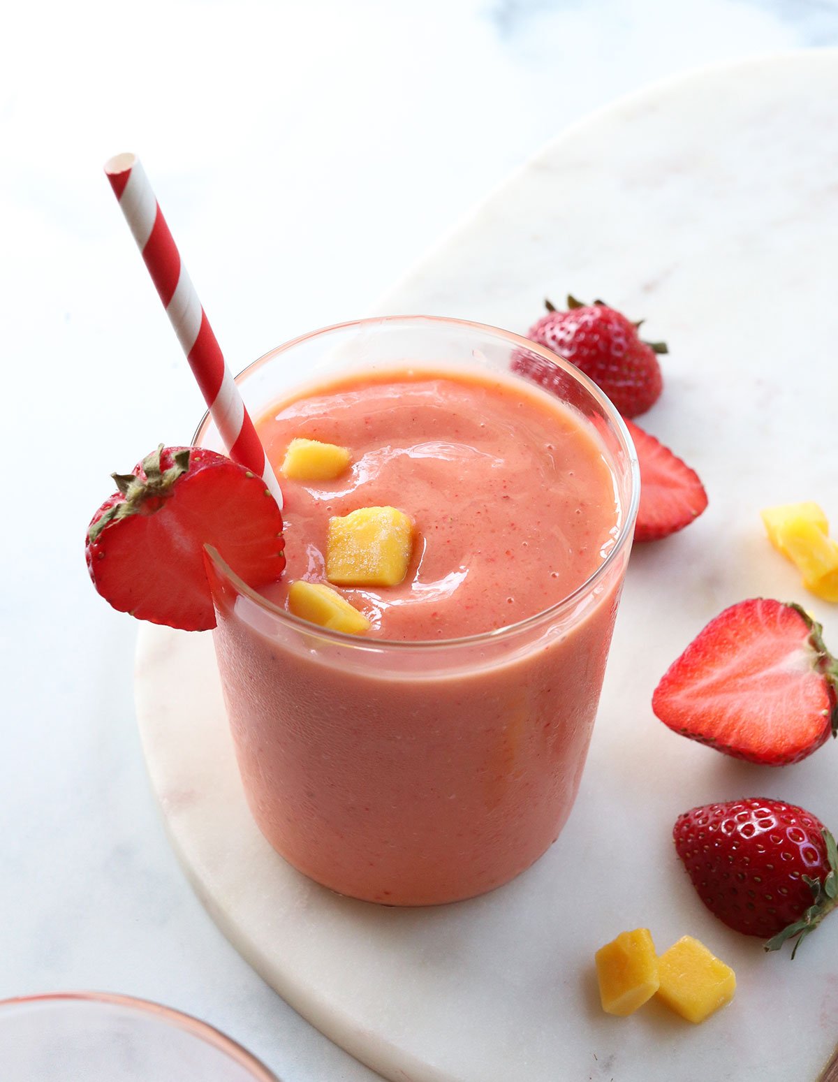 Strawberry Mango Smoothie - Detoxinista