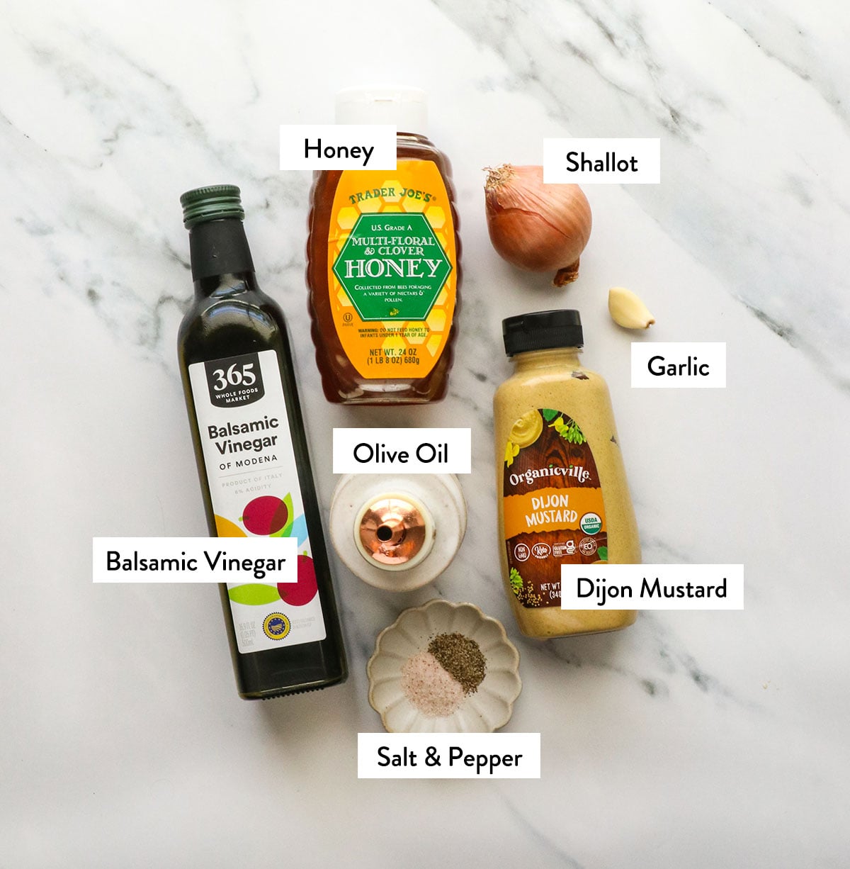 Sopra olio d'oliva, aceto balsamico, miele, scalogno e aglio. 